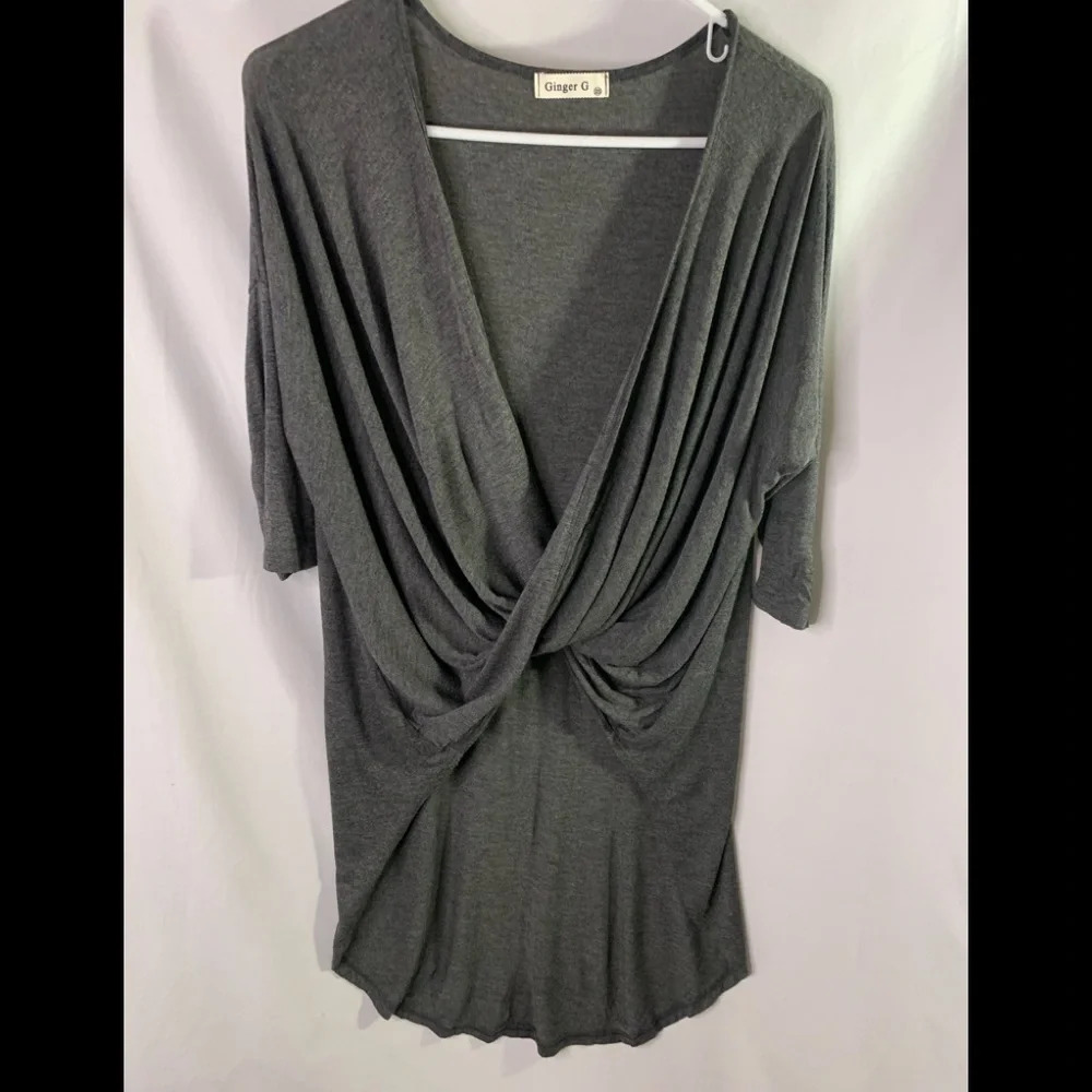 Hi-low twist front shirt gray